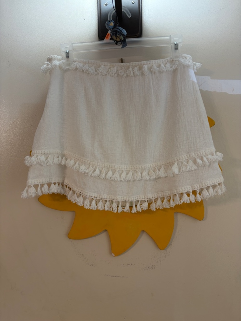 Skylar + Madison Women's White Tassel-Trim Mini Skirt Sz L - Picture 3 of 5